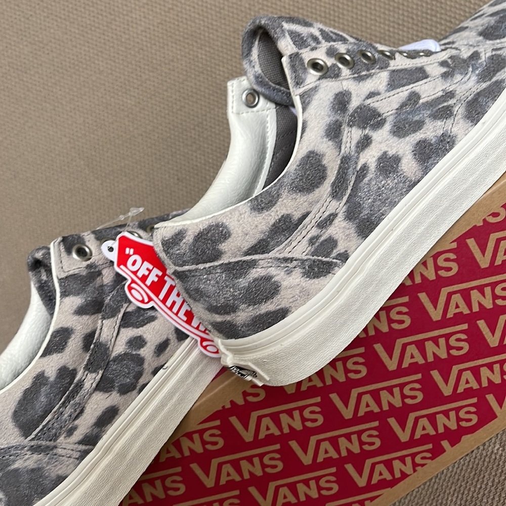 Vans Women's Gray and White Leopard Print Low Top Sneakers - Picture 15 of 16